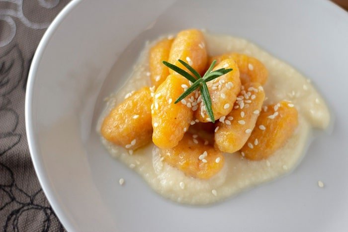 Gnocchi di zucca su crema di parmigiano