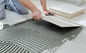 posare piastrelle di ceramica