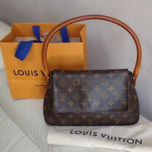 Come pulire i manici di una borsa Louis Vuitton