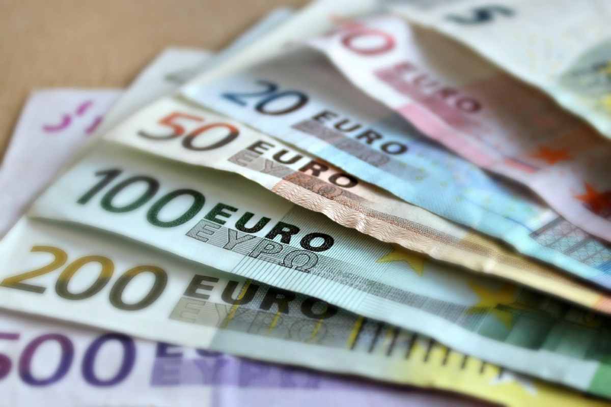 come ottenere il bonus di 1900 euro per chi assiste un familiare disabile