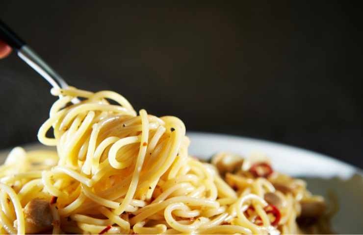 il metodo speciale di cannavacciuolo per rendere la pasta aglio e olio gourmet