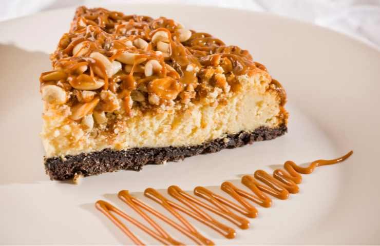 come preparare una gustosa cheescake al caramello salato