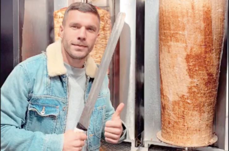 Oggi Podolski guadagna milioni di euro grazie al kebab